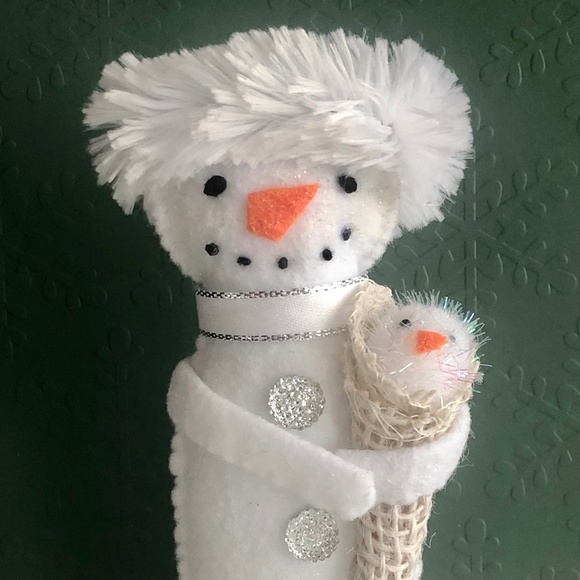 Snowman momma with Snowball Baby hand-sewn art doll felt - Picture 8 of 8